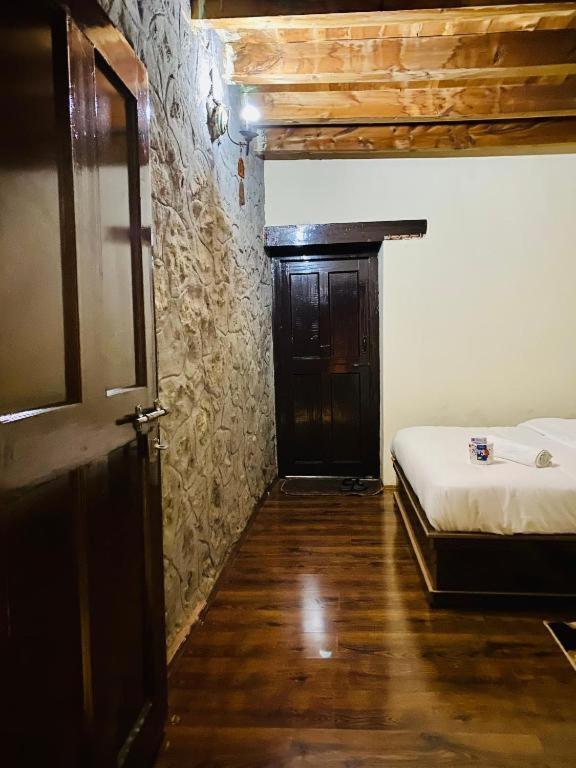 Backpackers Stories By Old Hunza Inn Karimabad  Esterno foto
